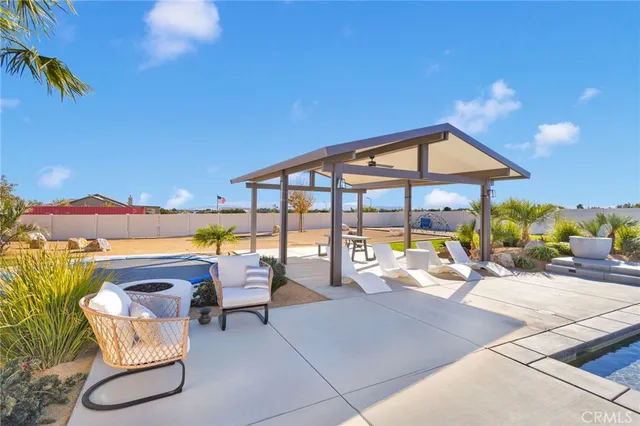 $925,000 | 9817 Silver Palm Drive, Oak Hills, CA 92344