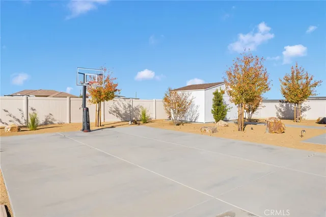 $925,000 | 9817 Silver Palm Drive, Oak Hills, CA 92344