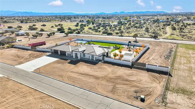 $925,000 | 9817 Silver Palm Drive, Oak Hills, CA 92344