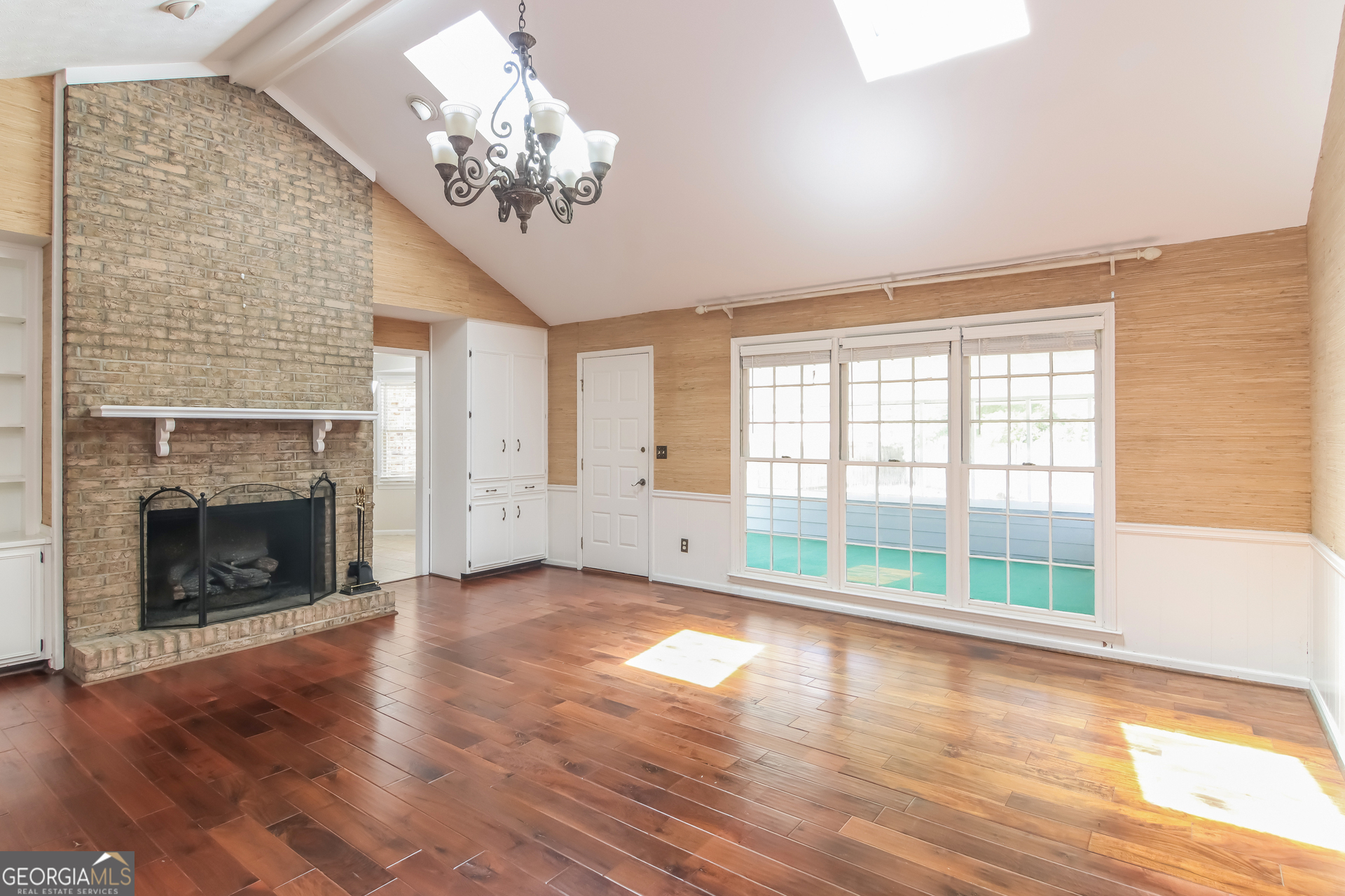 4303 Castlewood Parkway Columbus, GA 31907 - Photo 3 of 19
