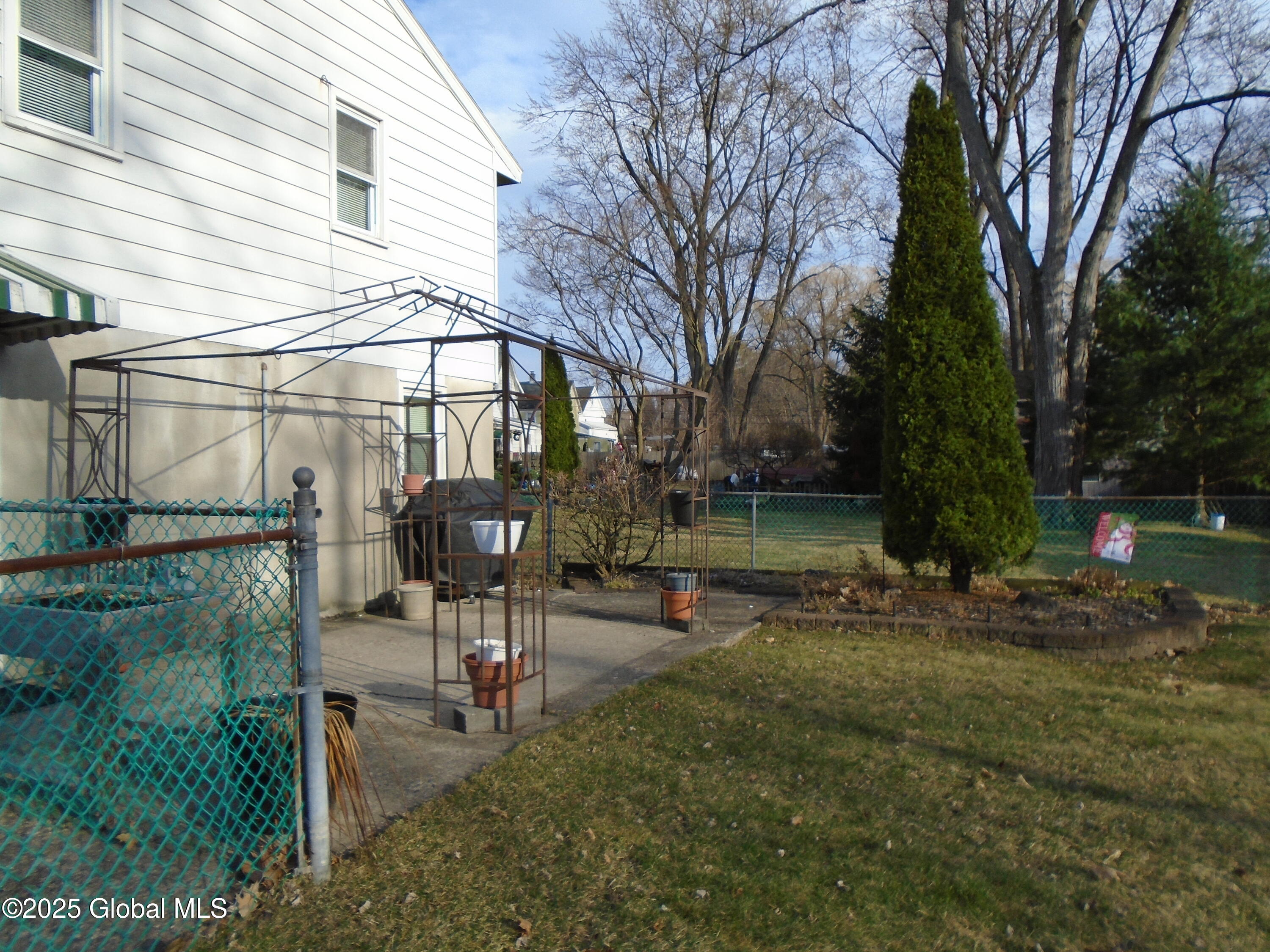 114 Chiswell Road Schenectady, NY 12304 - Photo 12 of 44 Chiswell 51