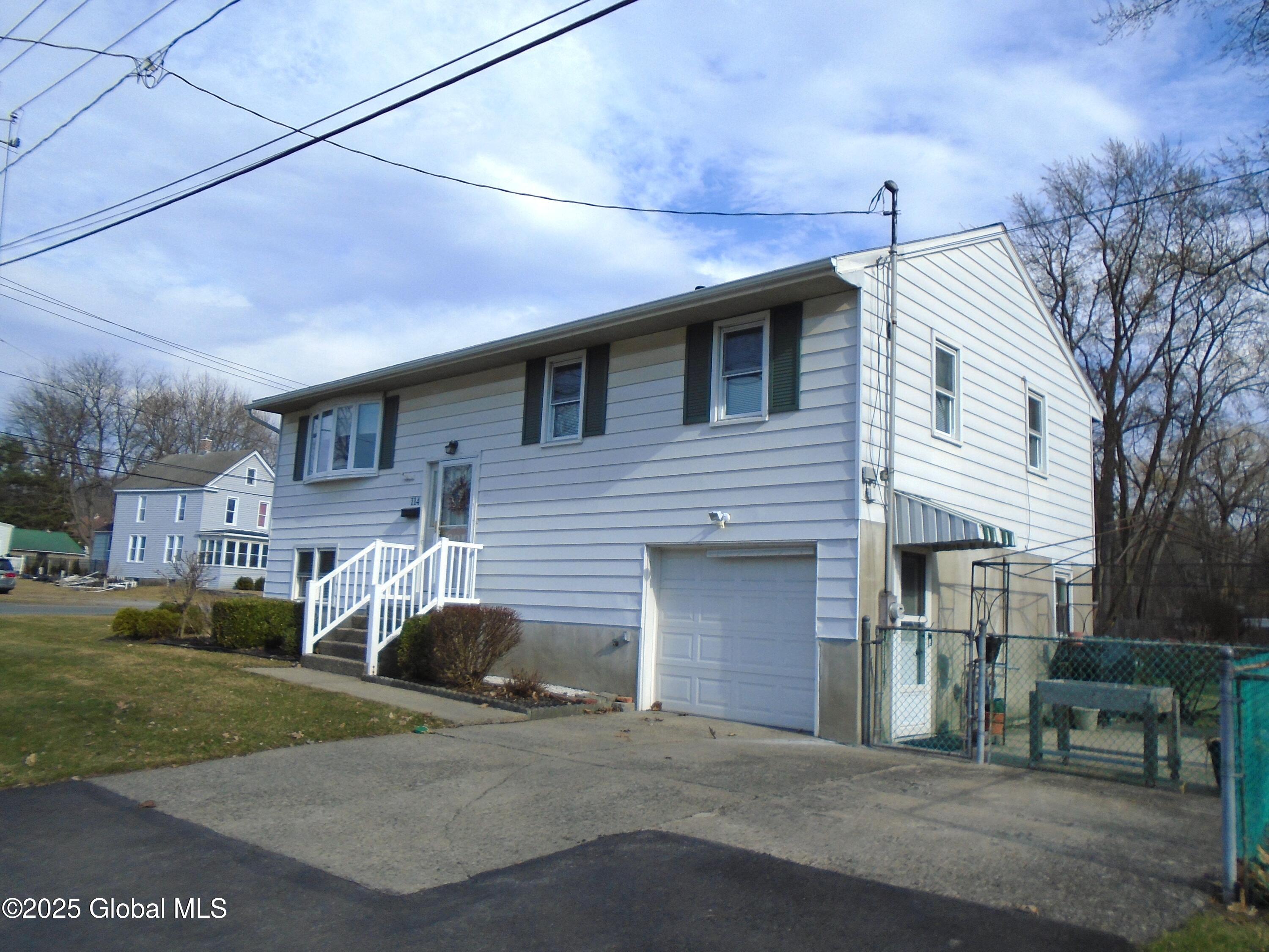 114 Chiswell Road Schenectady, NY 12304 - Photo 3 of 44 Chiswell 3