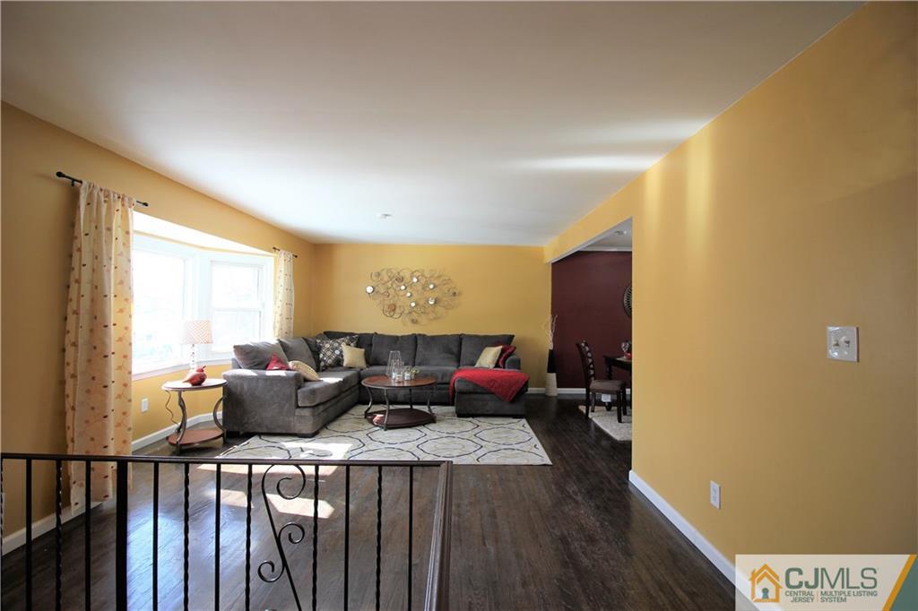 33 Wellington Road East Brunswick, NJ 08816 - Photo 2 of 25 Gallery Image 2