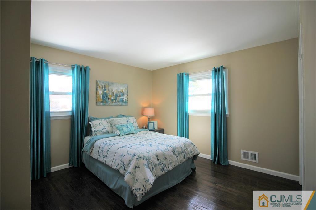 33 Wellington Road East Brunswick, NJ 08816 - Photo 11 of 25 Gallery Image 11