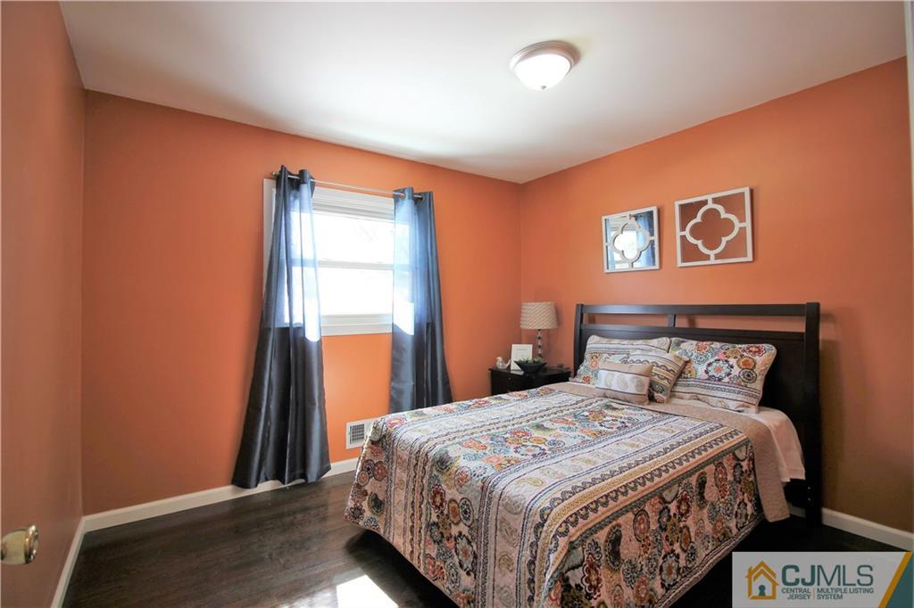 33 Wellington Road East Brunswick, NJ 08816 - Photo 12 of 25 Gallery Image 12