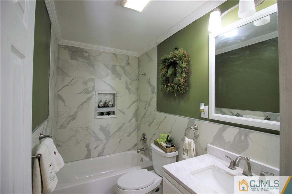 33 Wellington Road East Brunswick, NJ 08816 - Photo 15 of 25 Gallery Image 15
