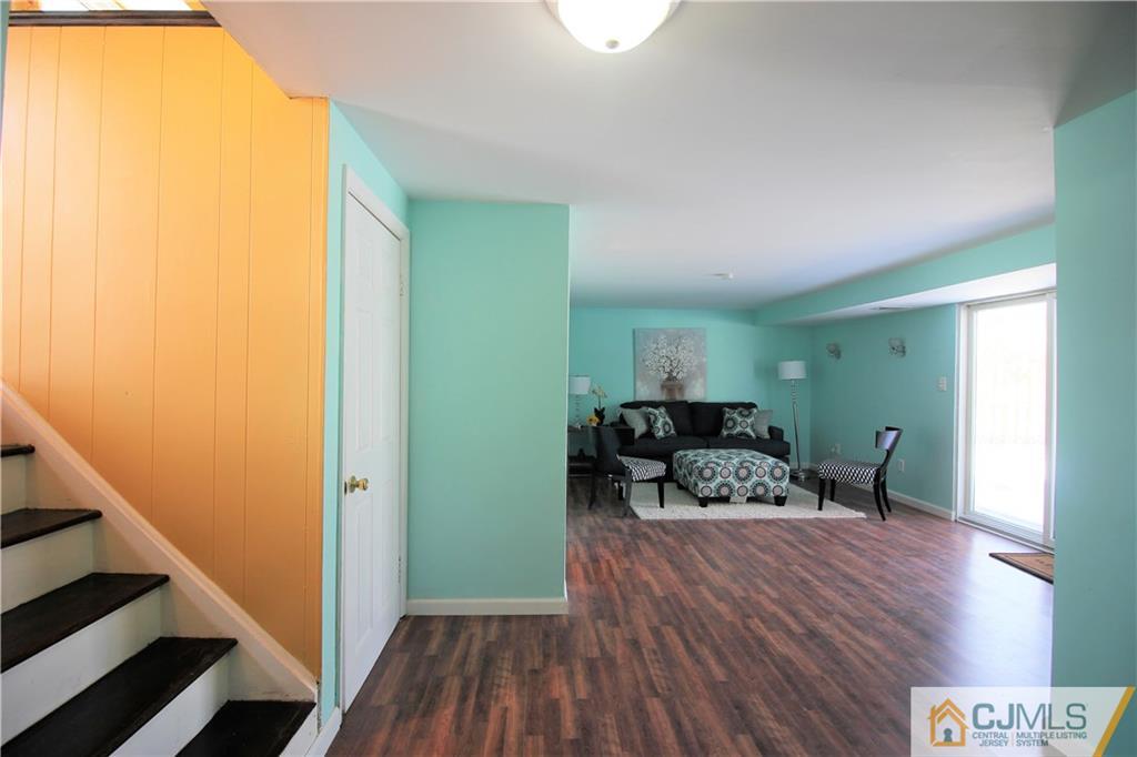 33 Wellington Road East Brunswick, NJ 08816 - Photo 16 of 25 Gallery Image 16