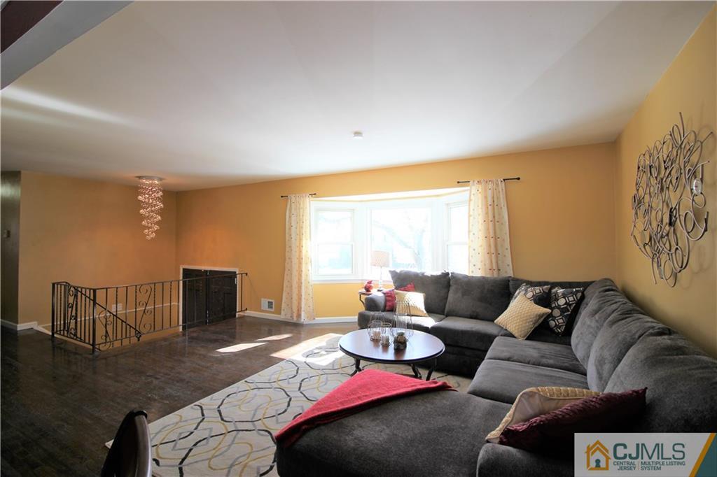 33 Wellington Road East Brunswick, NJ 08816 - Photo 3 of 25 Gallery Image 3