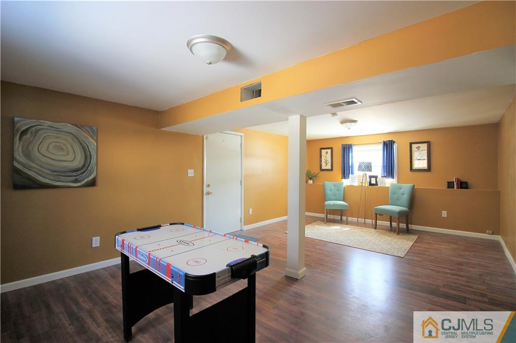 33 Wellington Road East Brunswick, NJ 08816 - Photo 21 of 25 Gallery Image 21