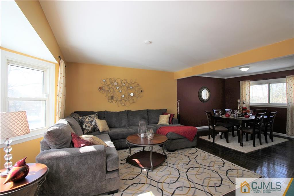 33 Wellington Road East Brunswick, NJ 08816 - Photo 4 of 25 Gallery Image 4