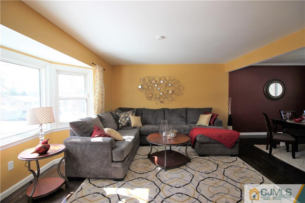 33 Wellington Road East Brunswick, NJ 08816 - Photo 5 of 25 Gallery Image 5