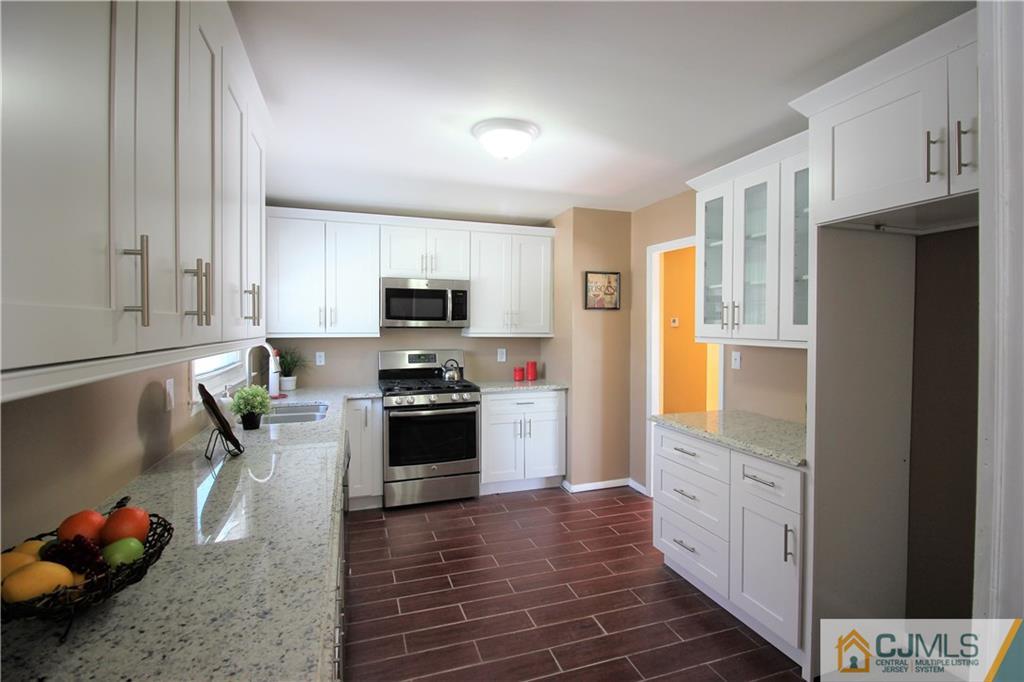 33 Wellington Road East Brunswick, NJ 08816 - Photo 8 of 25 Gallery Image 8