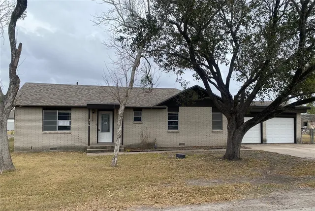 $156,800 | 316 Hearn Avenue, Agua Dulce, TX 78330