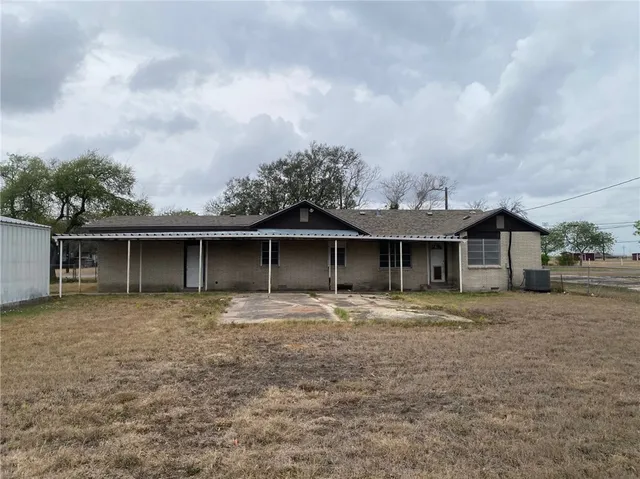 $156,800 | 316 Hearn Avenue, Agua Dulce, TX 78330