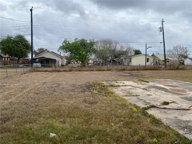 $156,800 | 316 Hearn Avenue, Agua Dulce, TX 78330