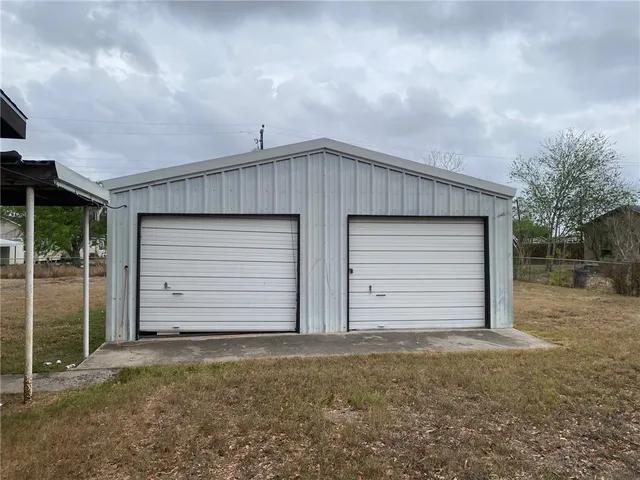 $156,800 | 316 Hearn Avenue, Agua Dulce, TX 78330