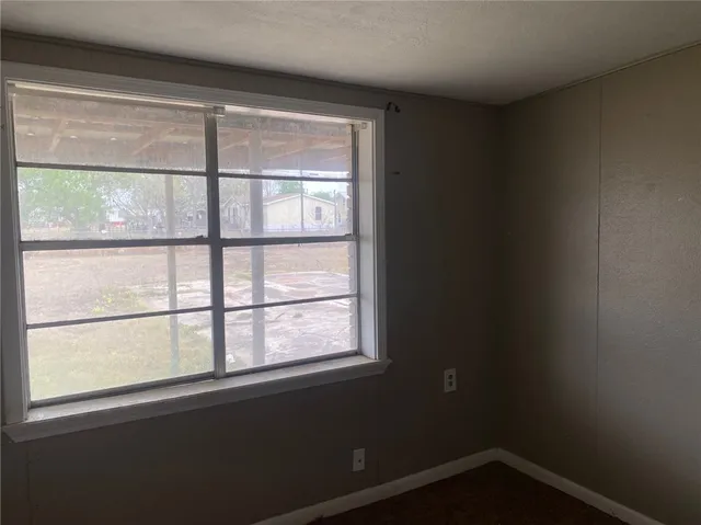 $156,800 | 316 Hearn Avenue, Agua Dulce, TX 78330