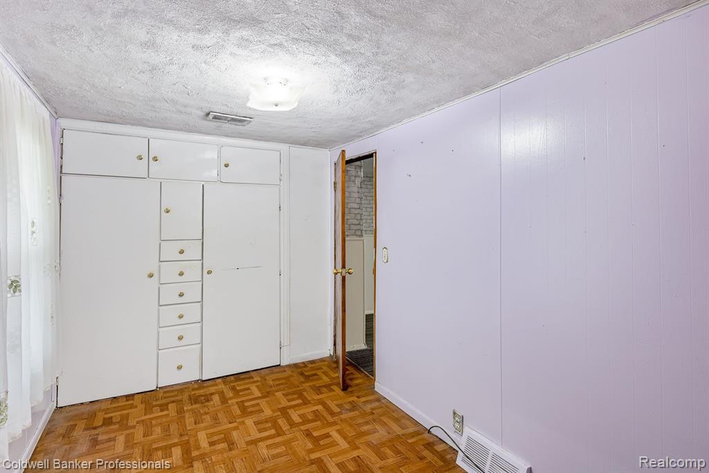 1460 Courtland Boulevard Rochester, MI 48307 - Photo 13 of 23