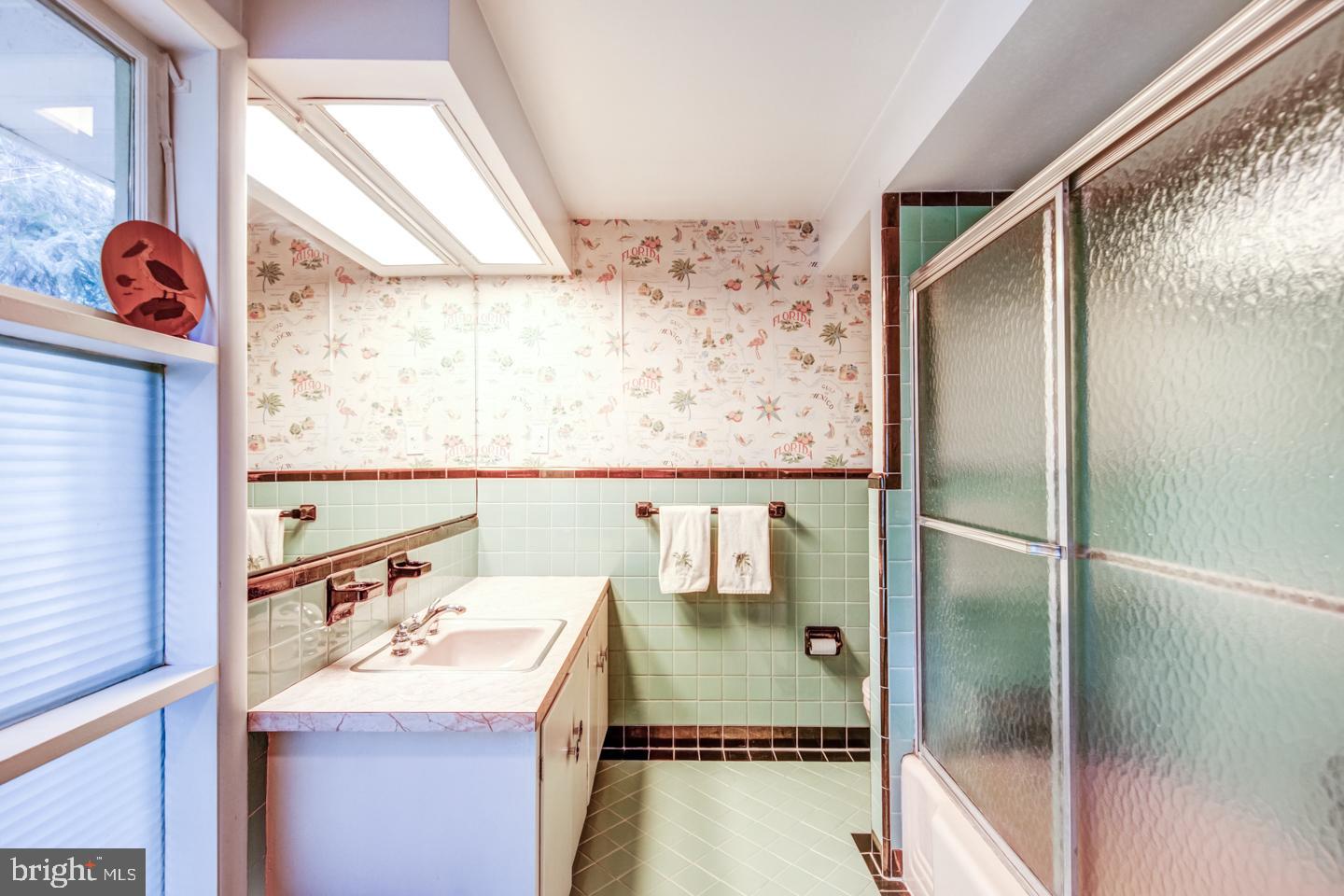 1043 Croton Road Wayne, PA 19087 - Photo 22 of 30 Master Bath
