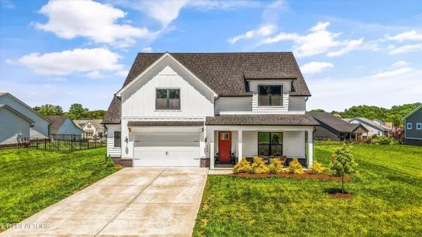 $774,900 | 234 Clover Circle, Lenoir City, TN 37772
