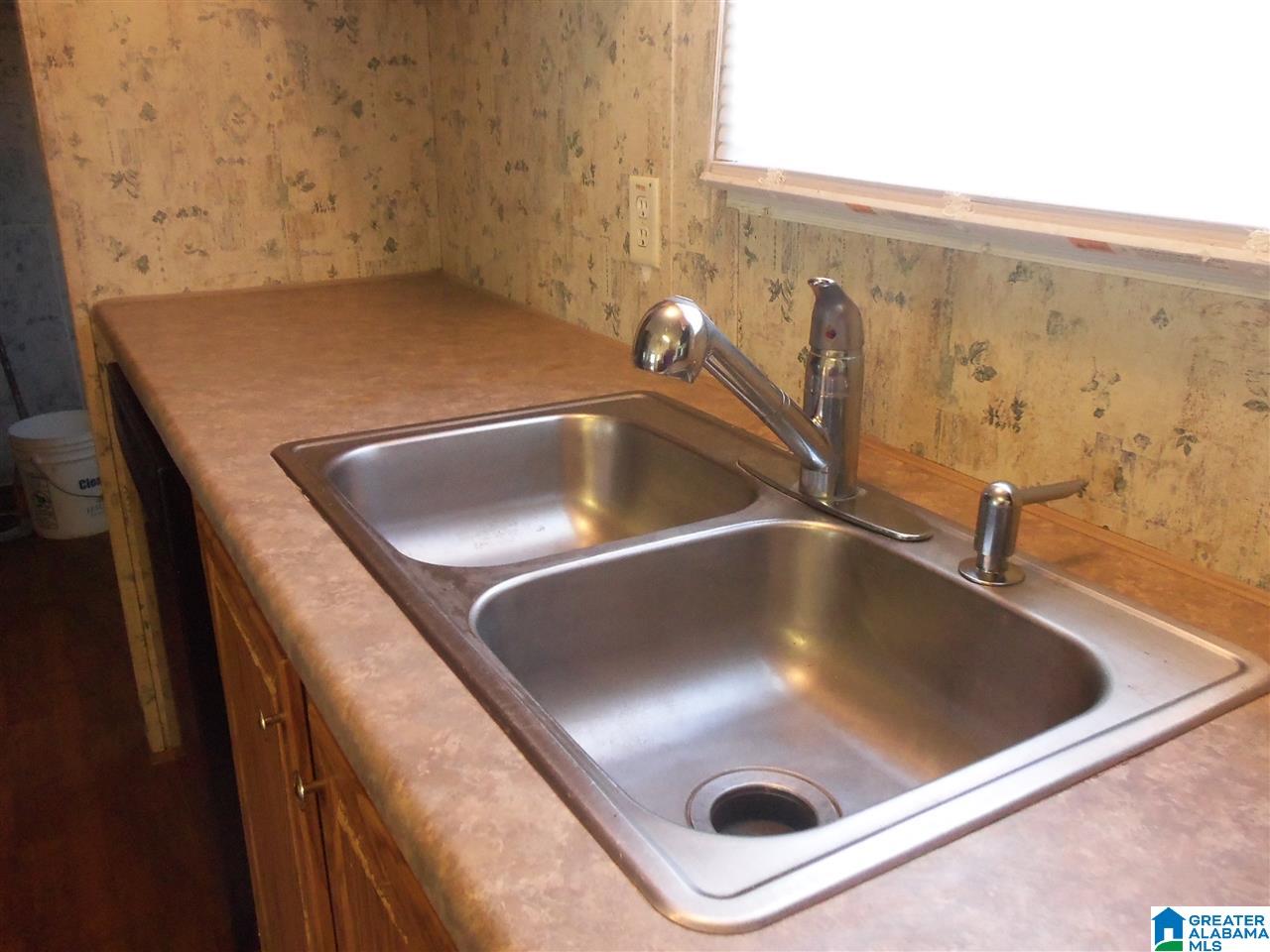 907 Jim Thomas Road Hayden, AL 35079 - Photo 13 of 36
