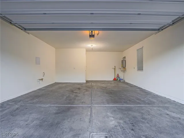 $2,400 | 11689 Bearpaw Meadow Avenue, Las Vegas, NV 89138