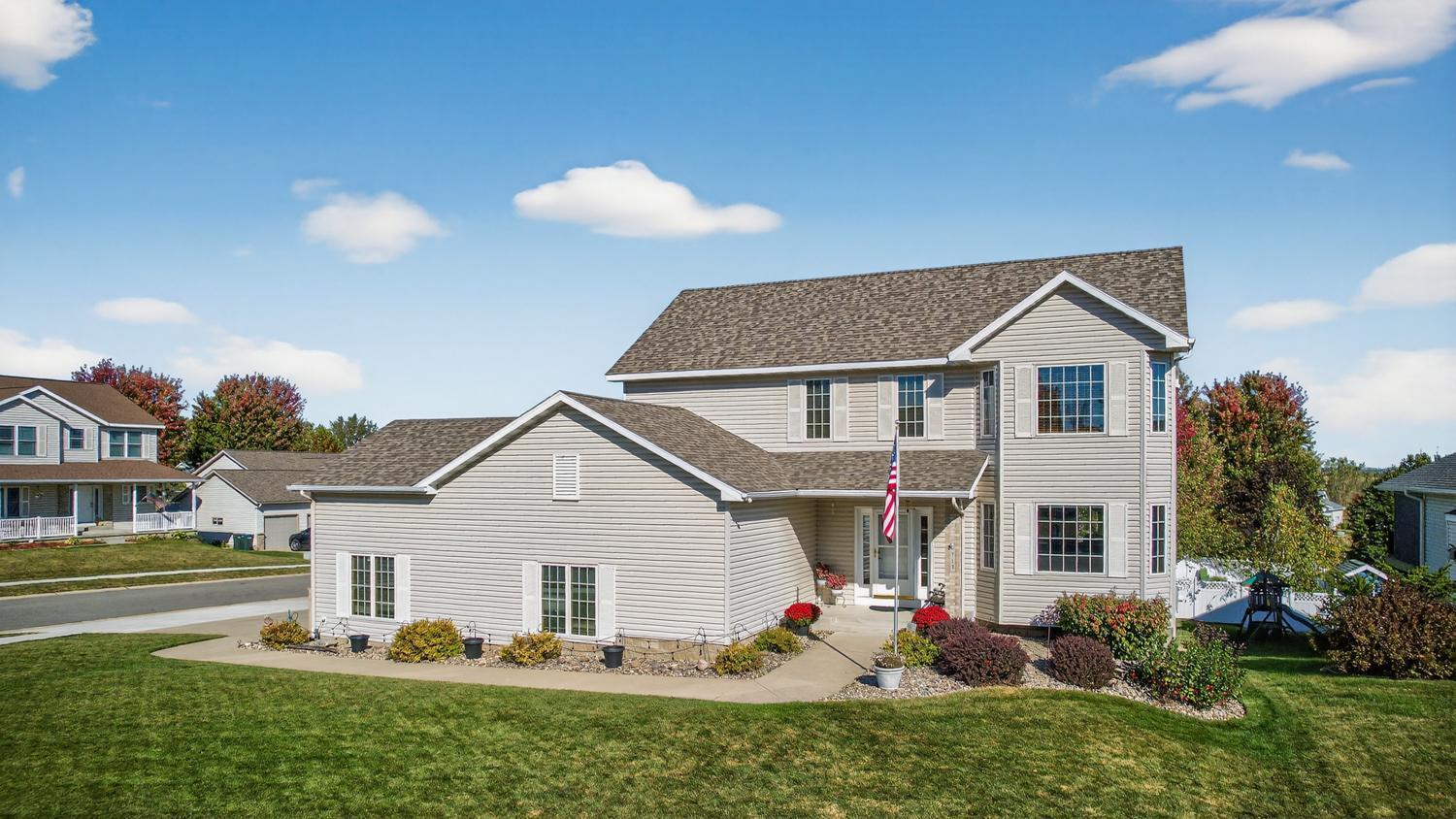 713 7th Street Northwest Byron, MN 55920 - Photo 2 of 62