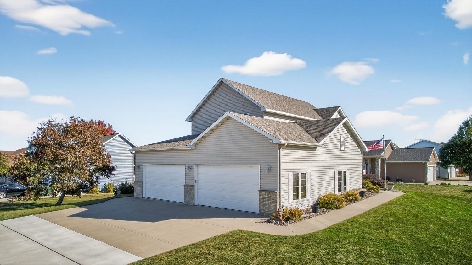 713 7th Street Northwest Byron, MN 55920 - Photo 3 of 62