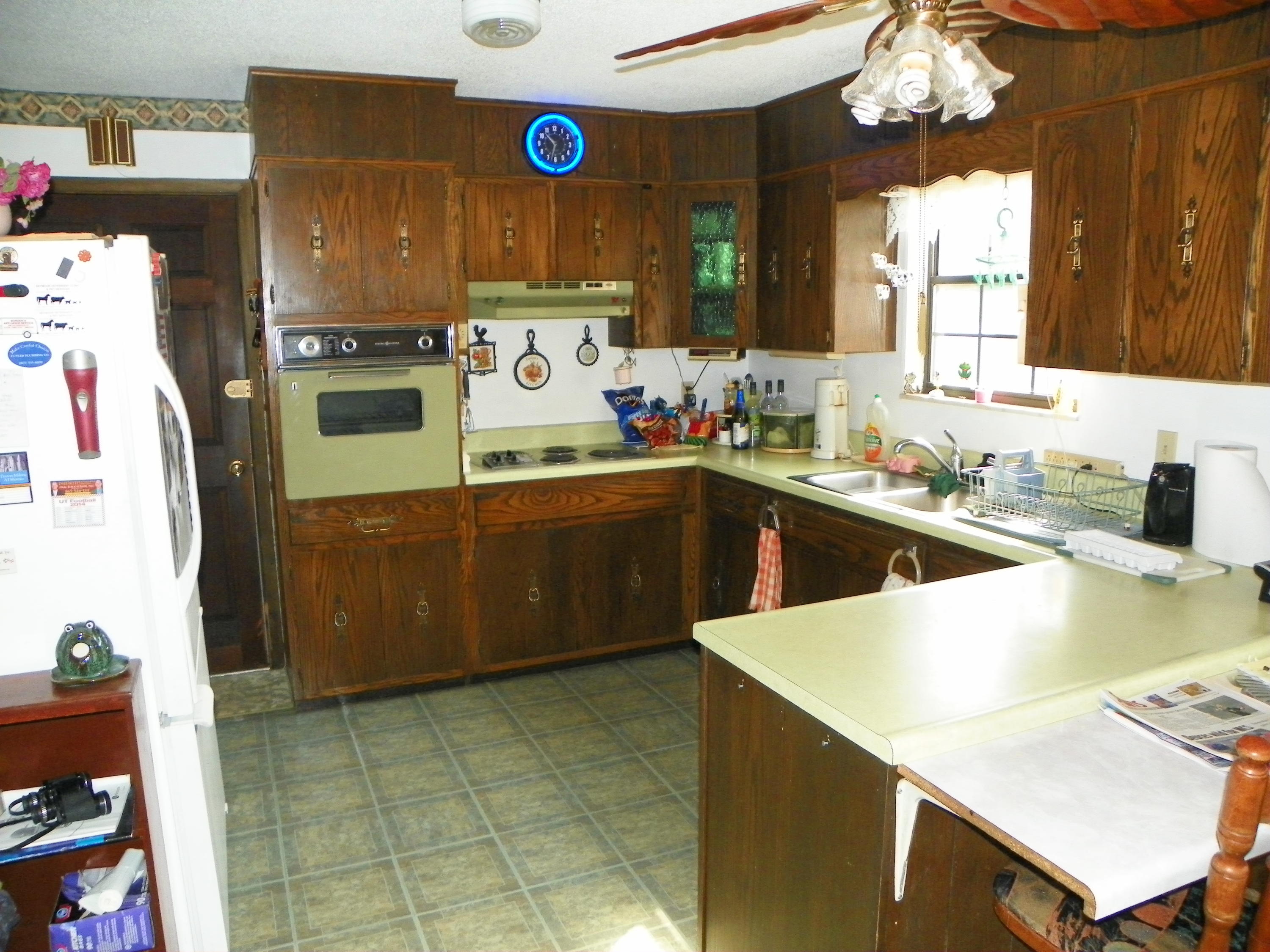 3548 Morganton Road Maryville, TN 37801 - Photo 3 of 19 KITCHEN, BUILT-INS