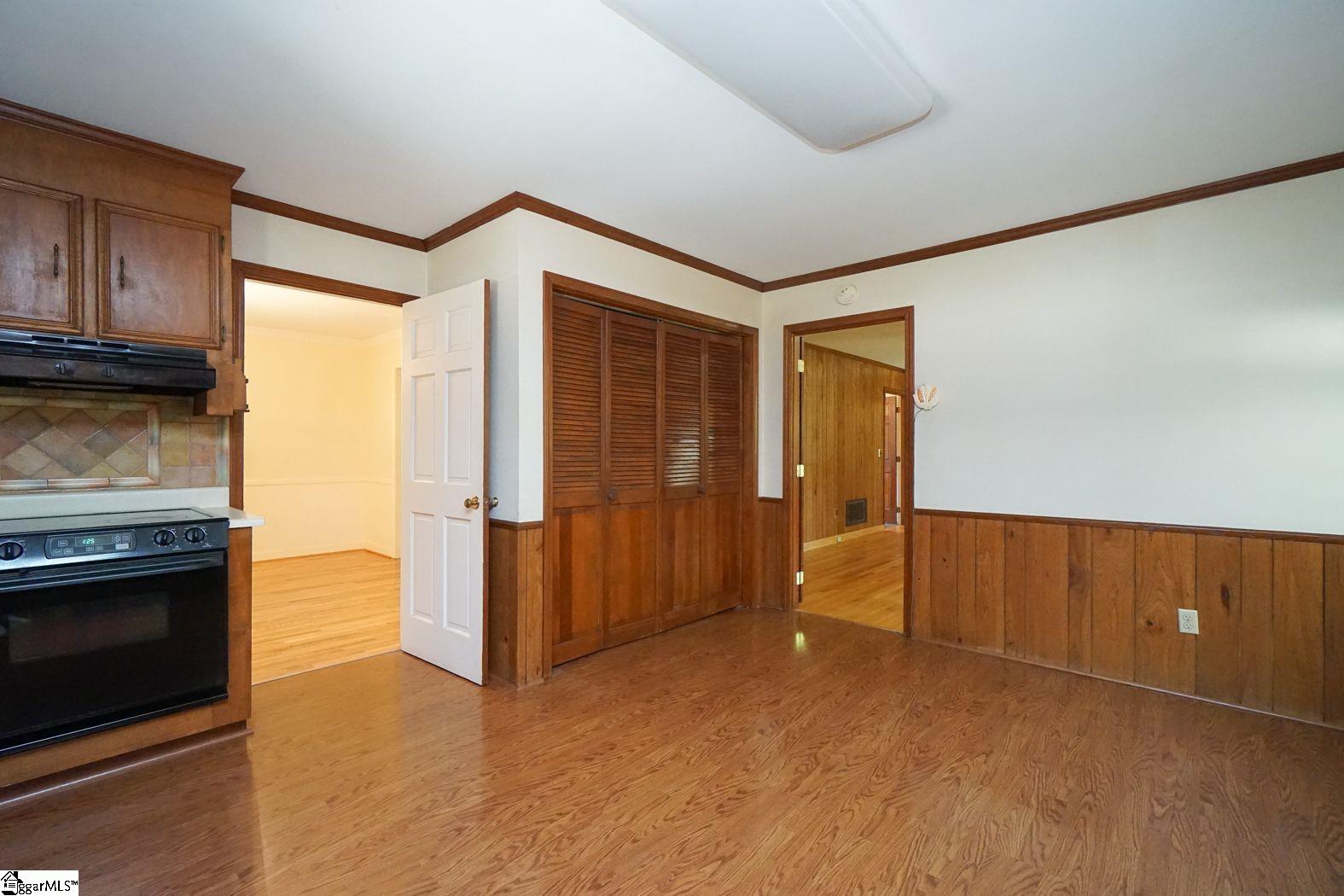 26 Parliament Road Greenville, SC 29615 - Photo 12 of 34 Gallery Image 12