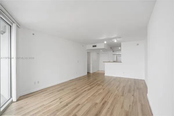 $3,200 | 325 South Biscayne Boulevard, Unit 4324, Miami, FL 33131