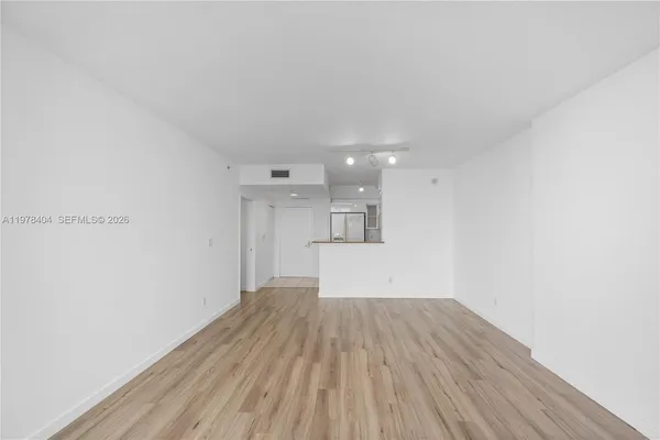 $3,200 | 325 South Biscayne Boulevard, Unit 4324, Miami, FL 33131