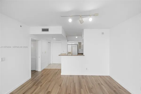 $3,200 | 325 South Biscayne Boulevard, Unit 4324, Miami, FL 33131