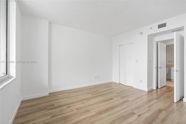 $3,200 | 325 South Biscayne Boulevard, Unit 4324, Miami, FL 33131