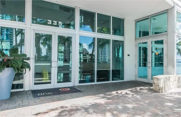 $3,200 | 325 South Biscayne Boulevard, Unit 4324, Miami, FL 33131