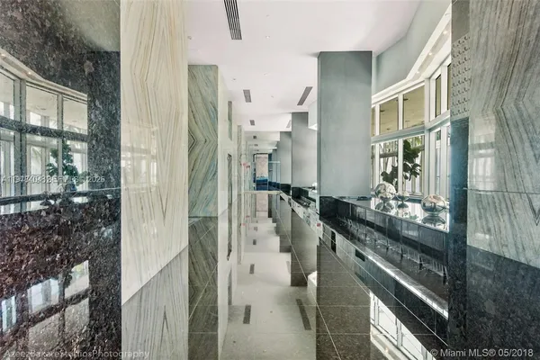 $3,200 | 325 South Biscayne Boulevard, Unit 4324, Miami, FL 33131