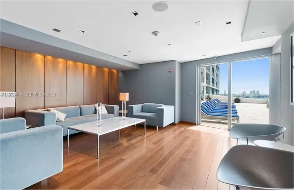 $3,200 | 325 South Biscayne Boulevard, Unit 4324, Miami, FL 33131