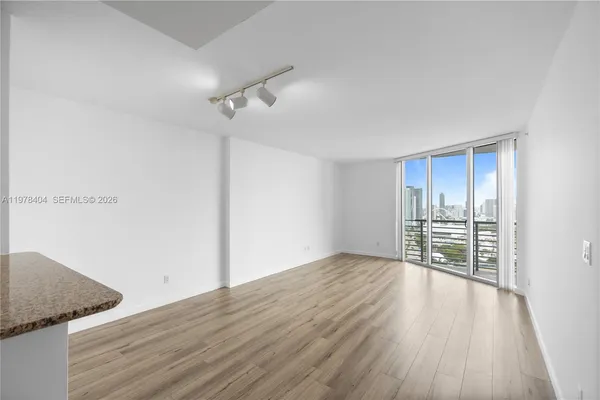 $3,200 | 325 South Biscayne Boulevard, Unit 4324, Miami, FL 33131