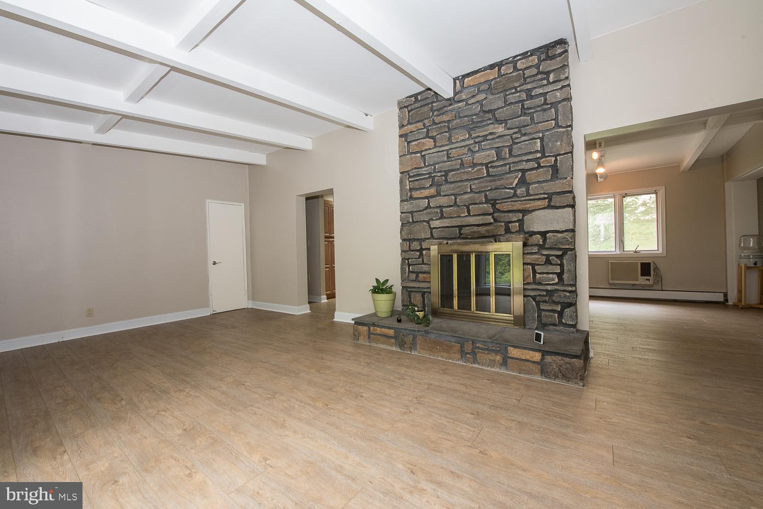 424 Fletcher Road Wayne, PA 19087 - Photo 2 of 19 Family Room