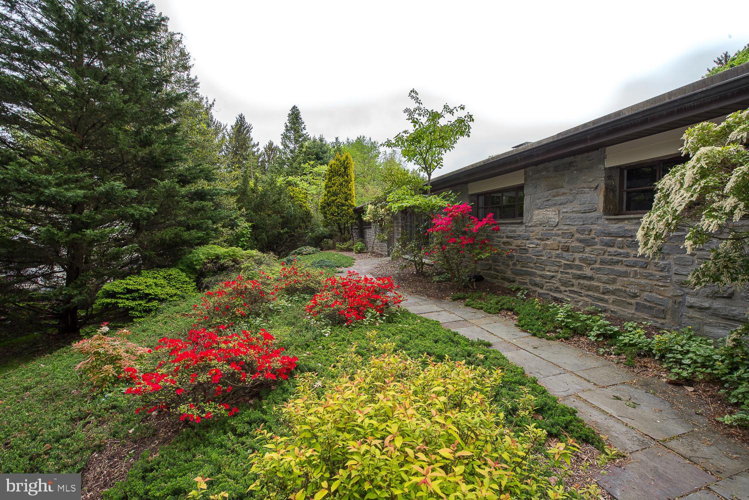 424 Fletcher Road Wayne, PA 19087 - Photo 14 of 19 Front Landscaping