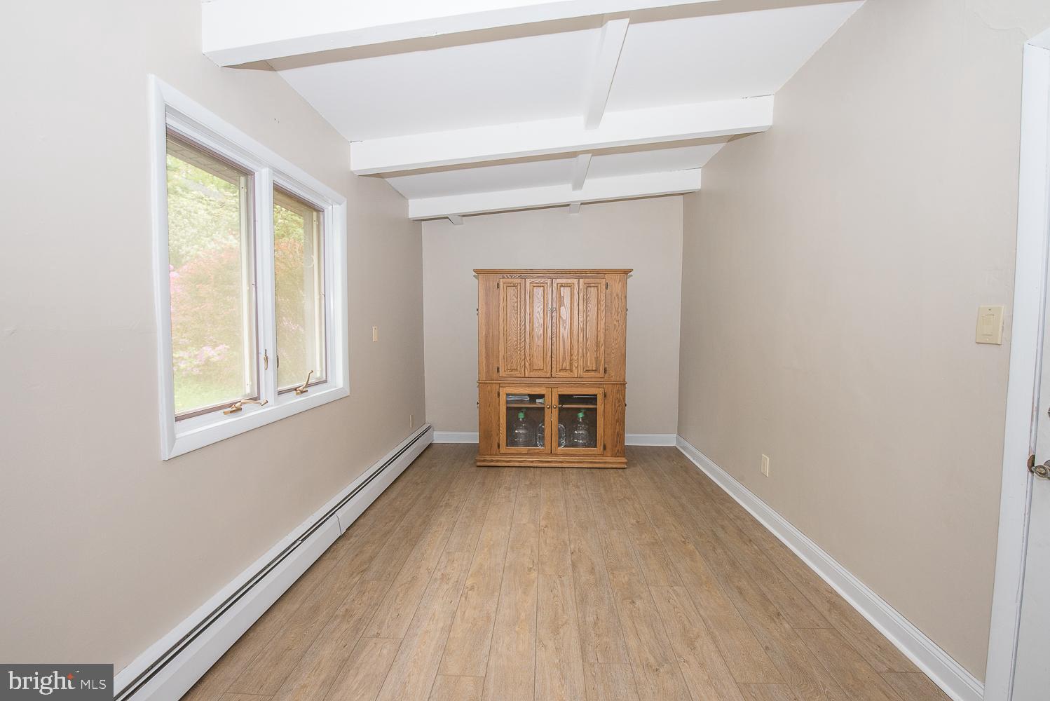 424 Fletcher Road Wayne, PA 19087 - Photo 4 of 19 Living Room