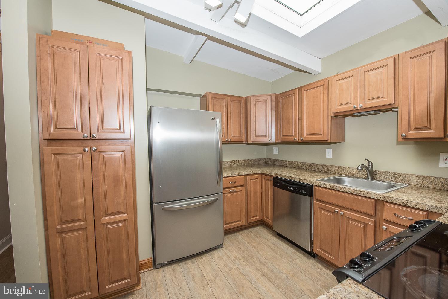 424 Fletcher Road Wayne, PA 19087 - Photo 6 of 19 Kitchen