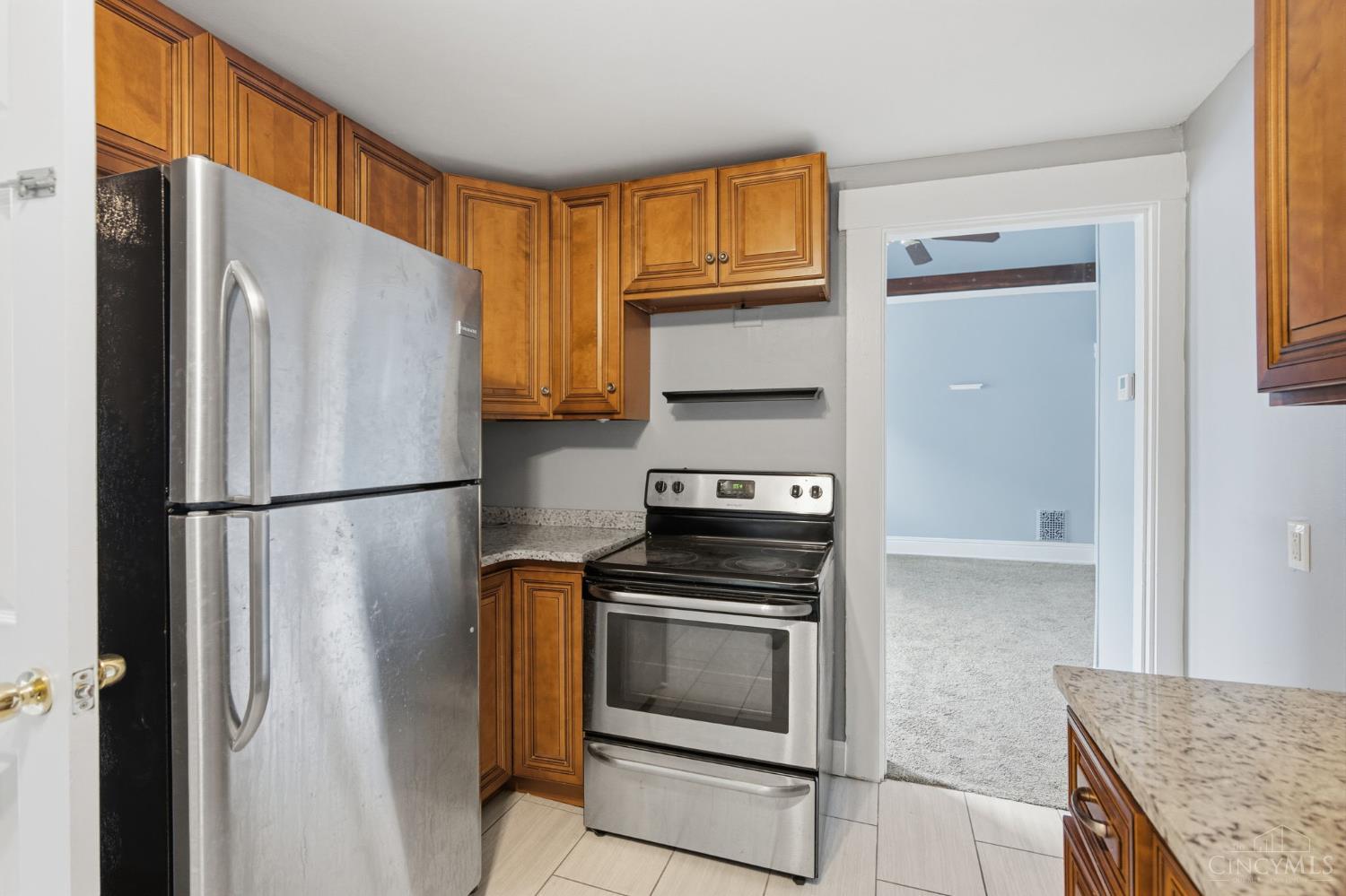 3262 Linwood Avenue Cincinnati, OH 45208 - Photo 27 of 53