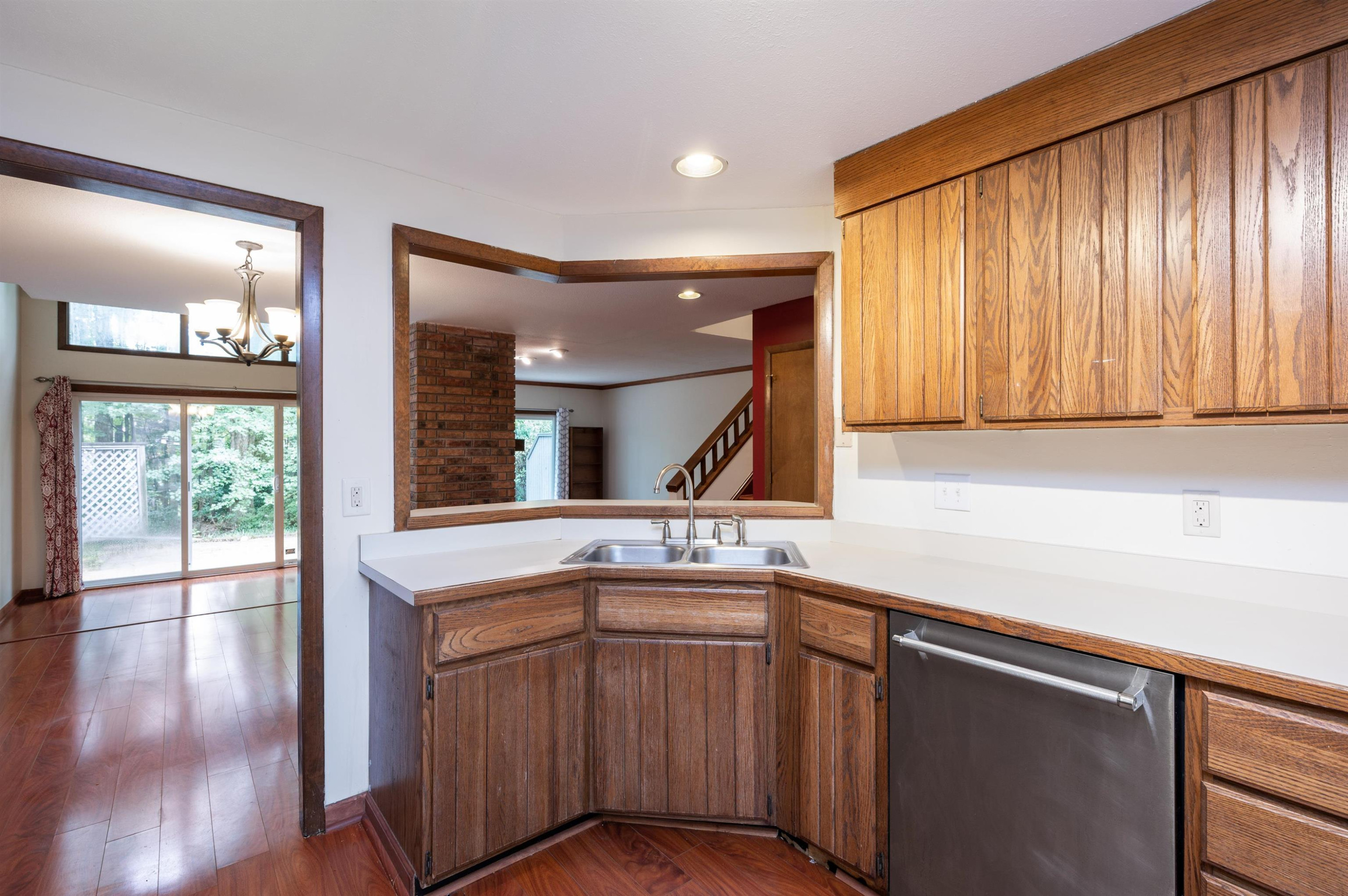 4321 Southwind Drive Raleigh, NC 27613 - Photo 10 of 31 Kitchen