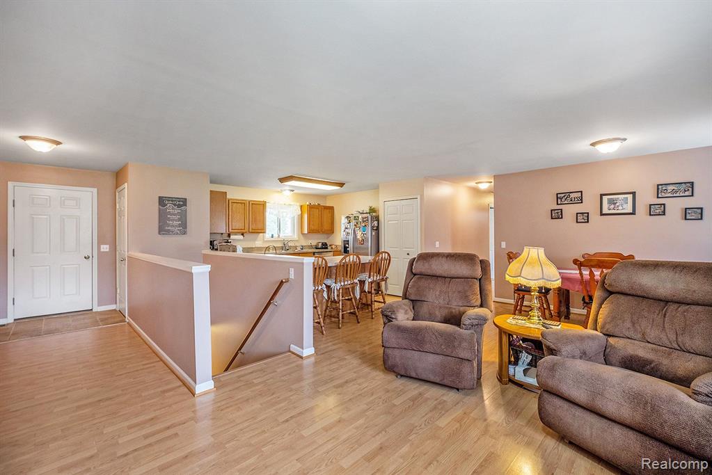 701 Chase Lake Road Howell, MI 48855 - Photo 5 of 28