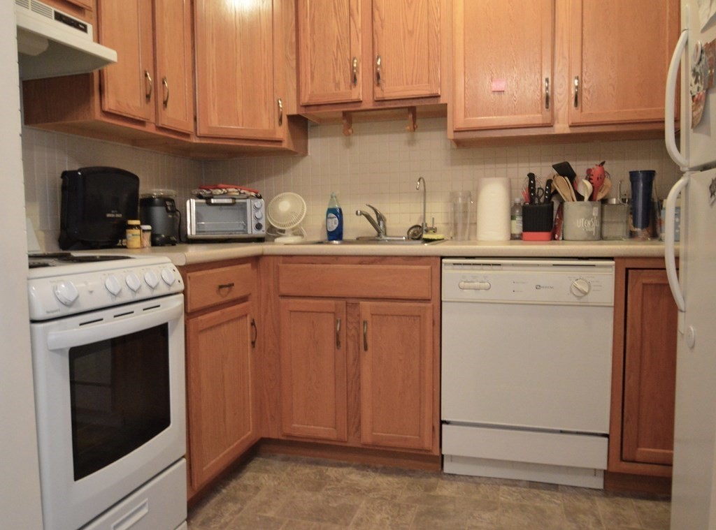 116 Boston Post Road East, Unit 207 Marlborough, MA 01752 - Photo 6 of 28 Gallery Image 6