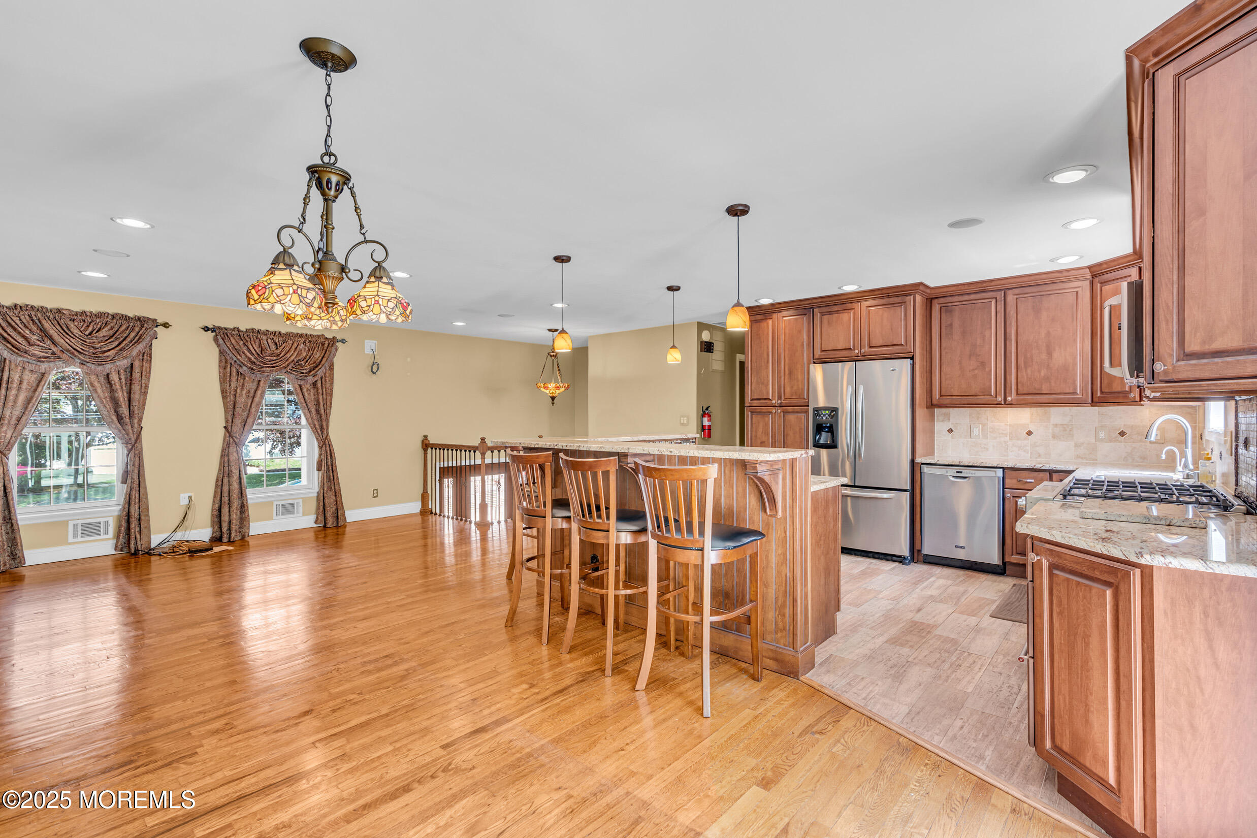 12 Windsor Road Howell, NJ 07731 - Photo 5 of 20 5 (3)