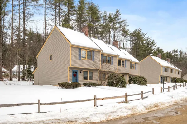 $300,000 | 35 Lakewood Pines, Unit 3, Bristol, NH 03222