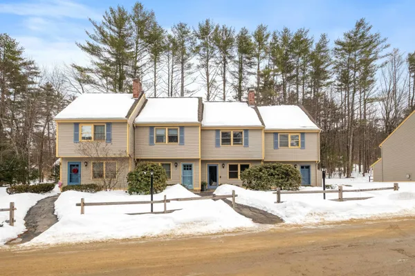 $300,000 | 35 Lakewood Pines, Unit 3, Bristol, NH 03222