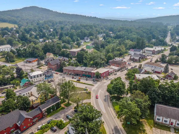 $300,000 | 35 Lakewood Pines, Unit 3, Bristol, NH 03222